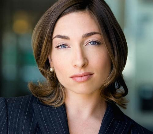 Este de nerecunoscut in viata reala. Trasformarea incredibila realizata cu ajutorul machiajului