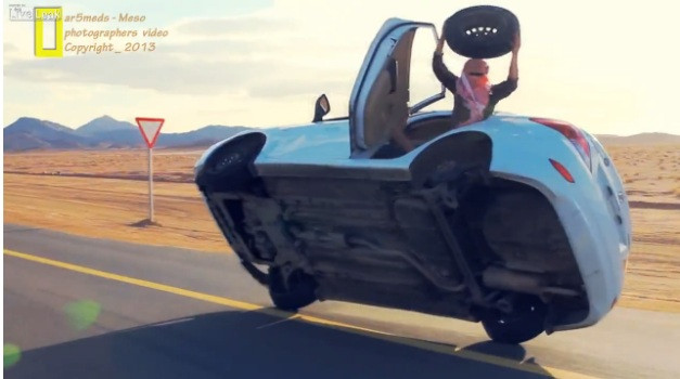 Culmea schimbului de roti: In timpul mersului, inclinat "intr-o dunga": se poate la arabi: VIDEO