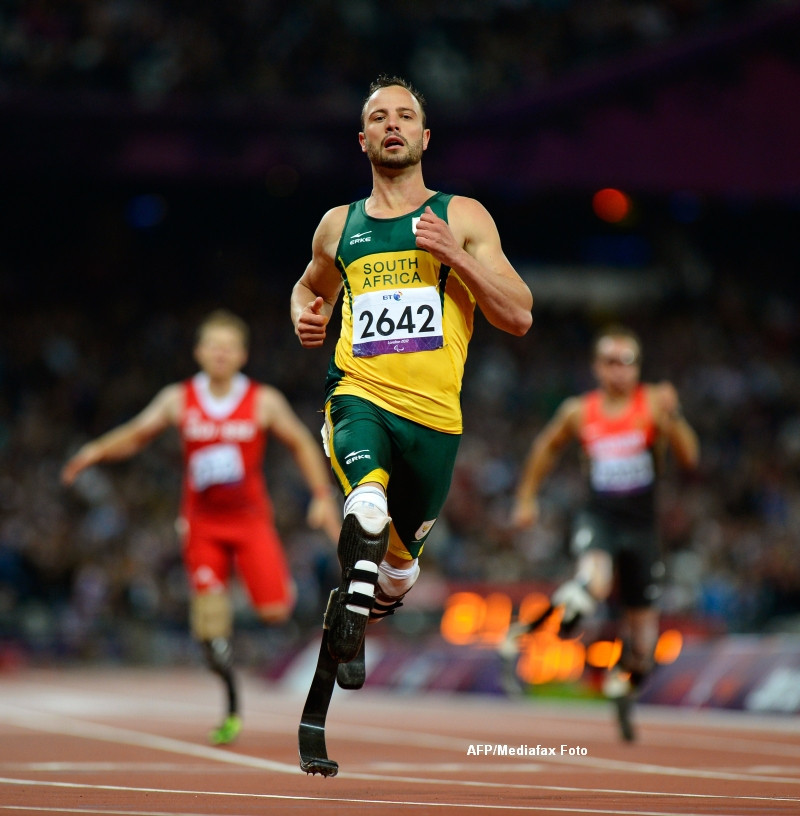Oscar Pistorius, arestat pentru crima. Atletul a declarat ca si-a confundat iubita cu un hot