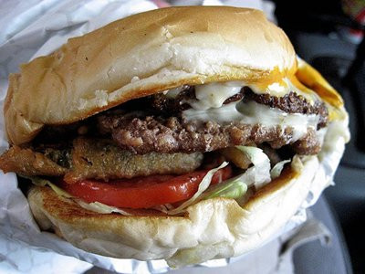 Cinci lucruri pe care nu le stiai despre hamburger. Ce contine, de fapt, acest produs