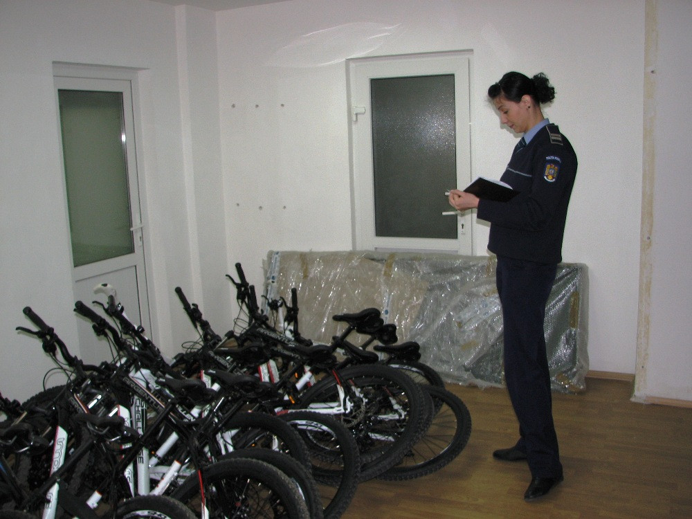 Politistii maramureseni colaboreaza cu cei din Italia. Zeci de bicicletele furate de romani au fost recuperate