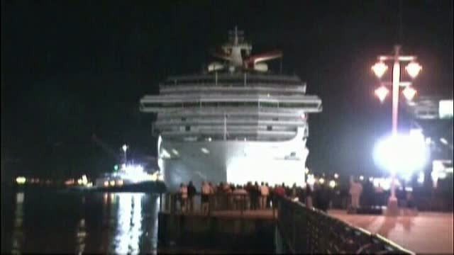 Croaziera de cosmar pentru 4.000 de pasageri. Conditiile mizere in care au stat pe vasul american