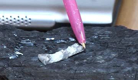 FOTO. Un obiect ciudat a fost gasit in Rusia. Pare facut de om, dar are o vechime de 300 mil. de ani