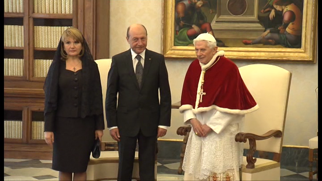 Traian Basescu s-a intalnit cu Papa Benedict al XVI-lea. "Nu voi mai trai un asemenea sentiment"