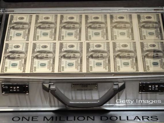 Viata bate filmul. De la om al strazii, la milionara in dolari, in mai putin de doi ani