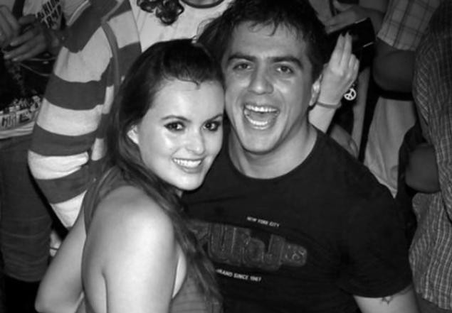 S-a casatorit de Valentine's Day cu ucigasul surorii ei gemene. Asasinul: "Am facut-o din dragoste"