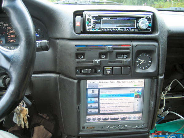 Cea mai noua tehnologie auto: masina care se conduce cu ajutorul iPad-ului, fara control uman VIDEO