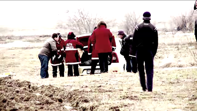 Cadavrul unui taximetrist descoperit in portbagajul masinii sale. Suspecti de crima, ultimii clienti