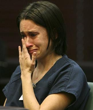 Ce a descoperit o tanara in mobilul iubitului. "Ma insala cu acelasi barbat cu care il insel si eu"