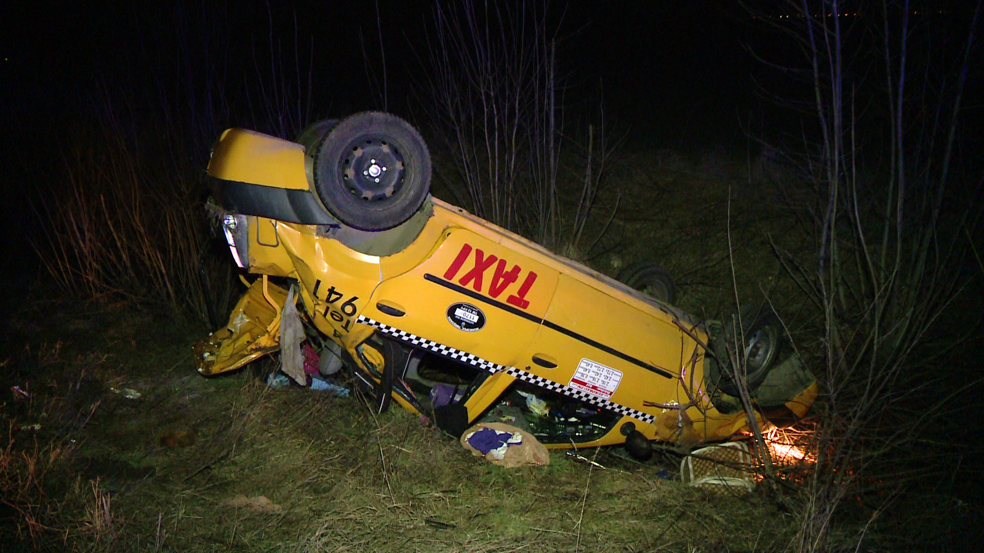 Un copil de un an,mama si bunica sa au ajuns la spital dupa ce masina in care se aflau s-a rasturnat
