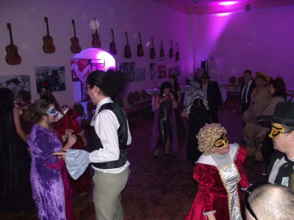 Atmosfera de basm la Sibiu, o data cu primul carnaval al iernii, care se vrea sa devina o traditie