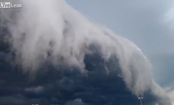 Norul-tsunami, iluzia optica de pe cer care i-a speriat pe americani. VIDEO