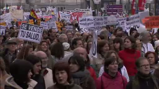 Autoritatile spaniole desfiinteaza inca 3.800 de locuri de munca. Spaniolii, in pragul disperarii