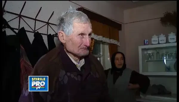 Doi soti din Mures au fost jefuiti in toiul noptii de trei indivizi. Acestia le-au furat economiile