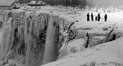 Niagara a inghetat TOTAL din cauza frigului in 1932: Uite cum arata incremenita cea mai cunoscuta cascada din lume: