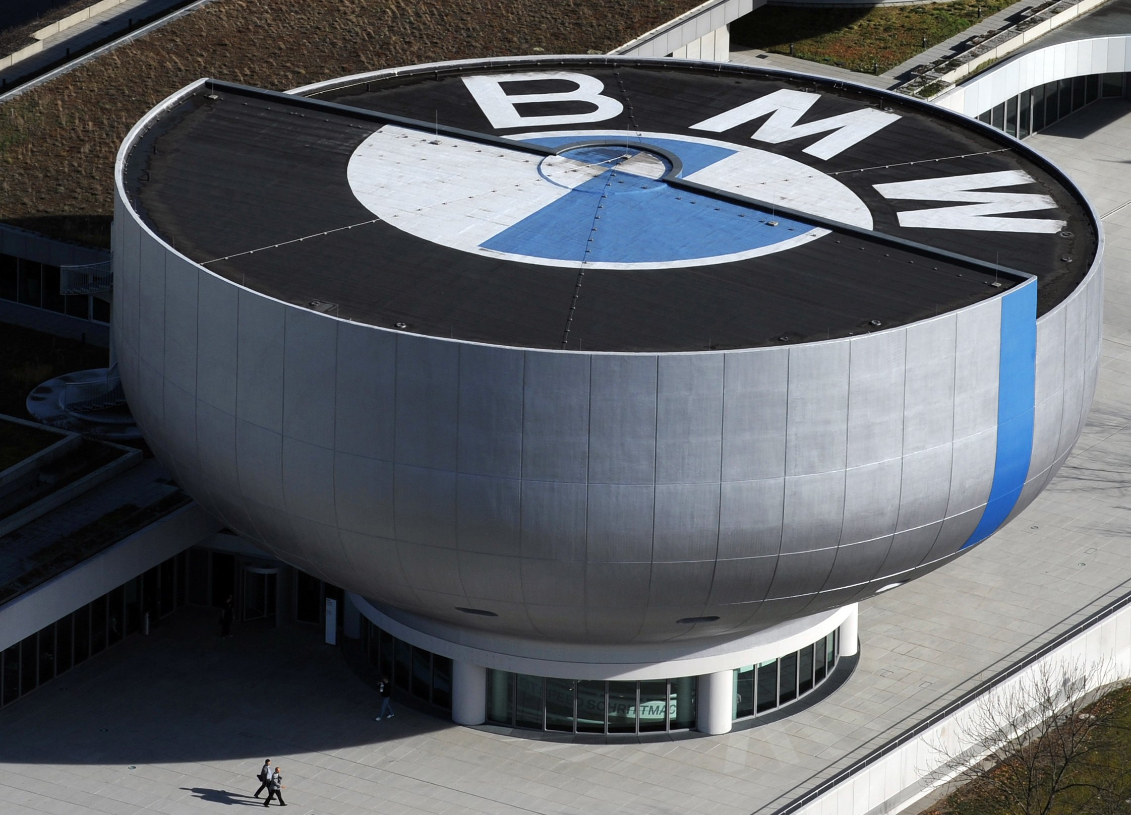 BMW cheama 720.000 de automobile pentru verificarea sistemului electric