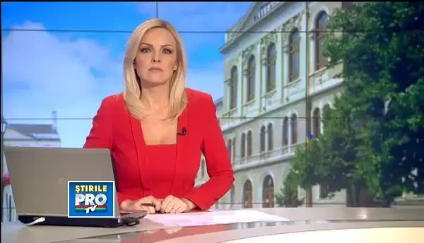 "La Cluj nu sunteti doctor, domnule Ponta". Cum a fost primit premierul in fata UBB din Cluj. FOTO