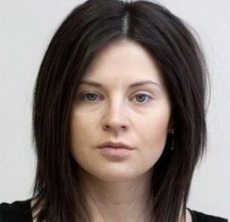 INCREDIBIL! Cat de FRUMOASA este fata asta dupa ce e MACHIATA DE UN PROFESIONIST. FOTO