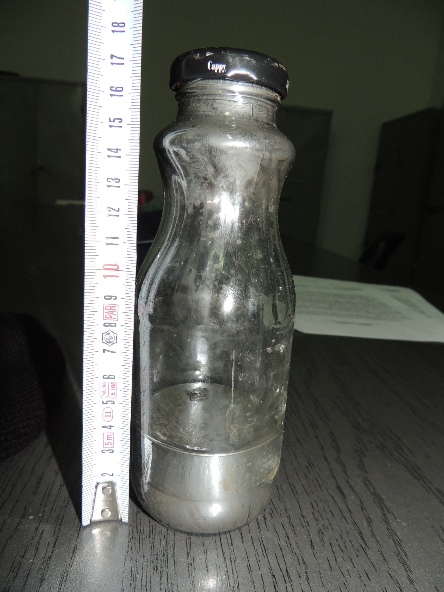 Deva: Un barbat a fost retinut dupa ce a incercat sa vanda sapte kilograme de mercur cu 5000 de euro