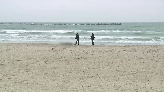 Caz complicat la Constanta. Politistii trebuie sa dezlege misterul mortii unui barbat gasit pe plaja