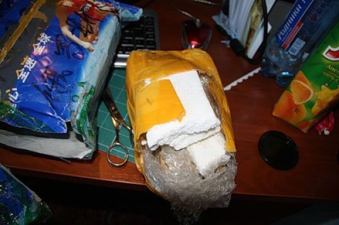 A comandat pe net un DVD in China. Surpriza neplacuta traita cand coletul i-a venit acasa