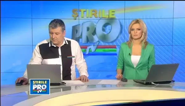 Pentru ca nu si-a primit salariul, un barbat din Oradea a decis sa protesteze...de la inaltime.VIDEO