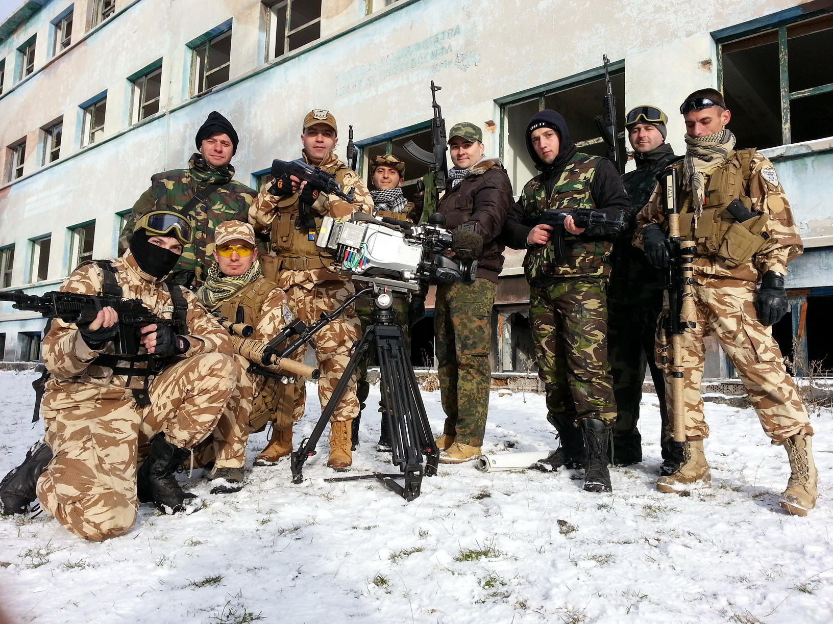 Militaria de weekend si soldatii de ocazie. Noua pasiune a orasenilor, la "Romania te iubesc"