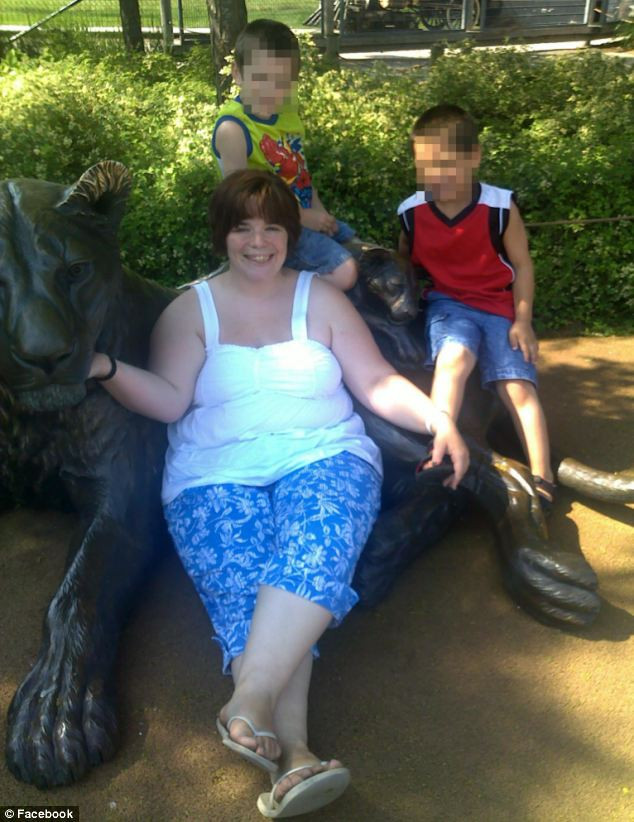 A vrut sa faca o gluma sotului si a ajuns la inchisoare. Ce fotografie i-a trimis