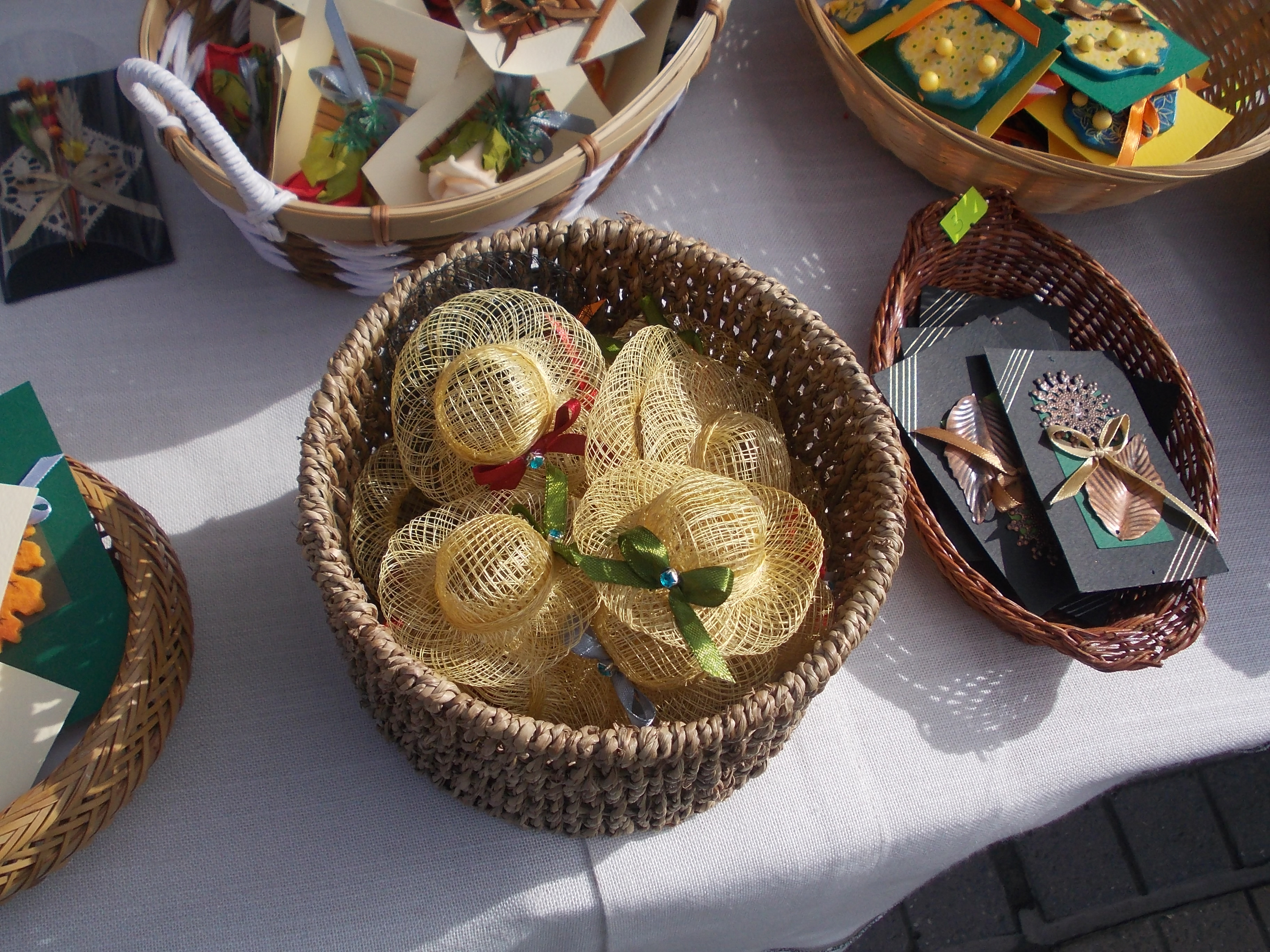 Explozie de culoare dupa o iarna mohorata, martisoarele impanzesc Clujul