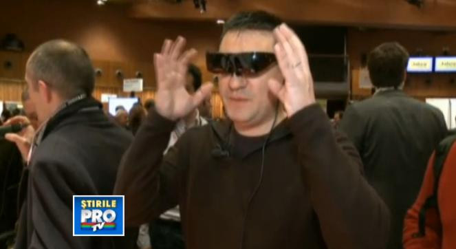Pana la Google Glasses, la MWC 2013 au aparut primii ochelari "smart" de pe piata. VIDEO