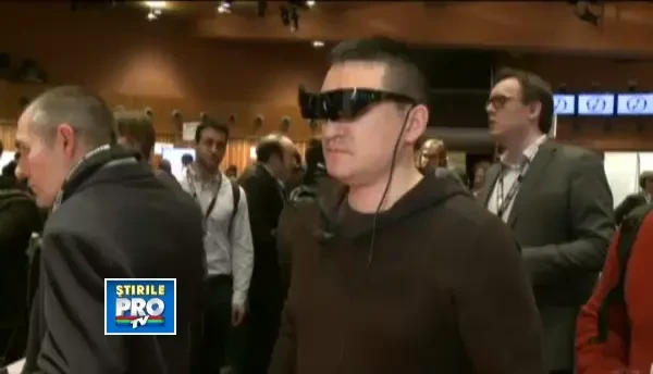 Pana la Google Glasses, la MWC 2013 au aparut primii ochelari