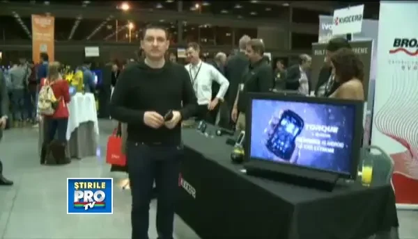 Primul telefon fara difuzor din lume, adus la MWC 2013. Poti vorbi la el si prin pereti. VIDEO