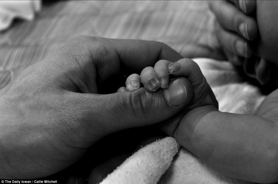 Povestea emotionanta din spatele acestei fotografii. Cum s-a transformat bucuria in tristete