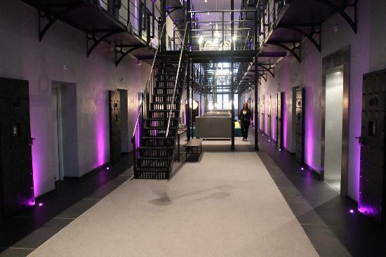Cat costa sa stai "incarcerat" in cea mai luxoasa inchisoare din Olanda, acum hotel de 5 stele: FOTO