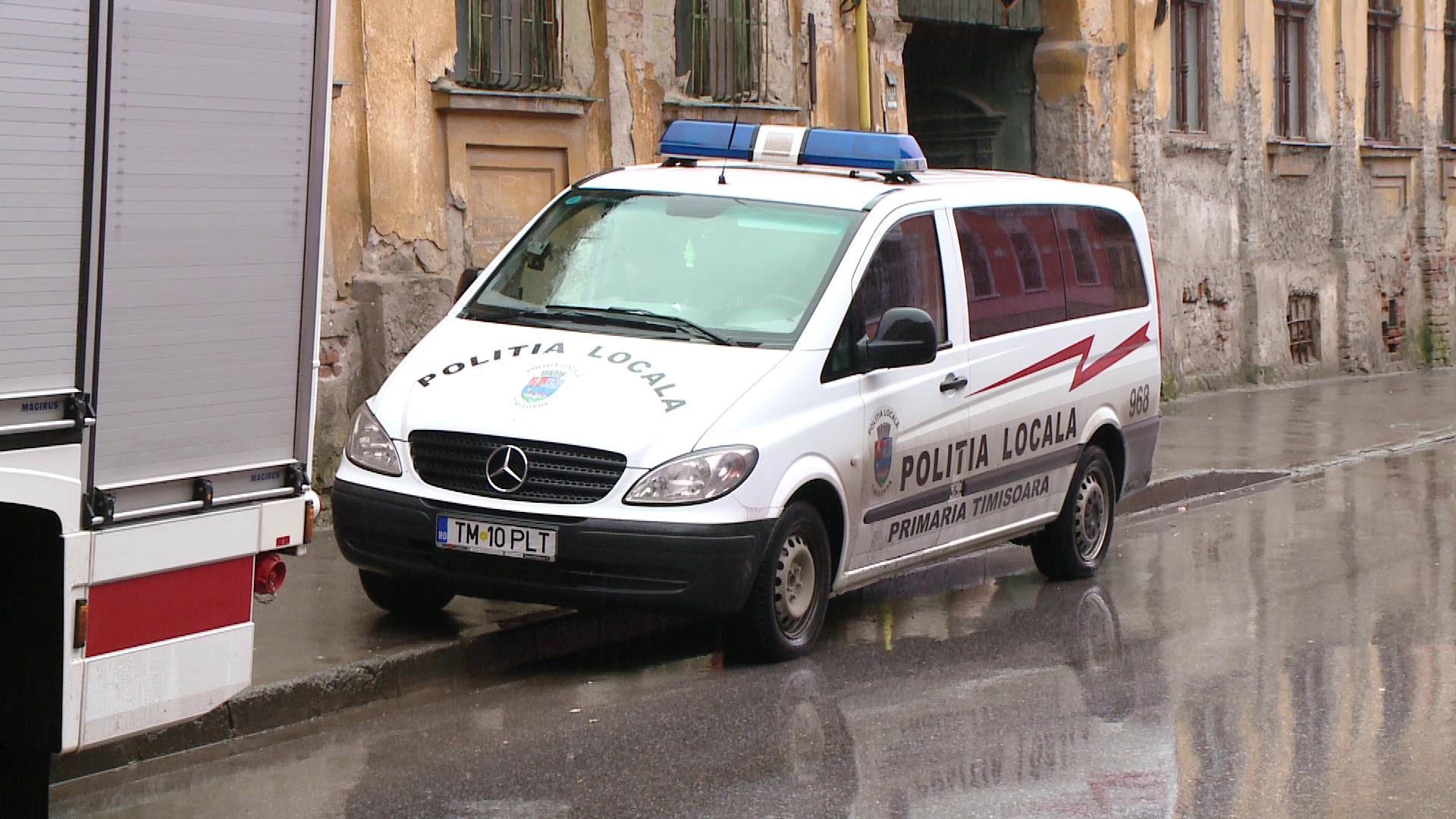 Un copil de 13 ani din Timis s-a ales cu un dosar penal. Tatal sau, inconstient, i-a dat voie sa conduca o masina