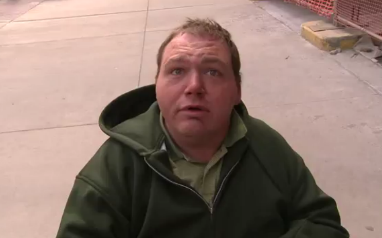 Cersetorul care castiga mai bine decat tine: cum face un om al strazii 100.000 de dolari pe an