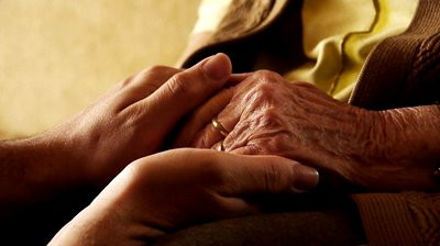 O femeie din Marea Britanie a murit in ziua in care a implinit 100 de ani