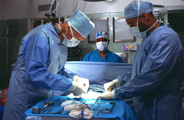 Medicii au reusit imposibilul. Au readus la viata o femeie declarata moarta timp de 42 de minute