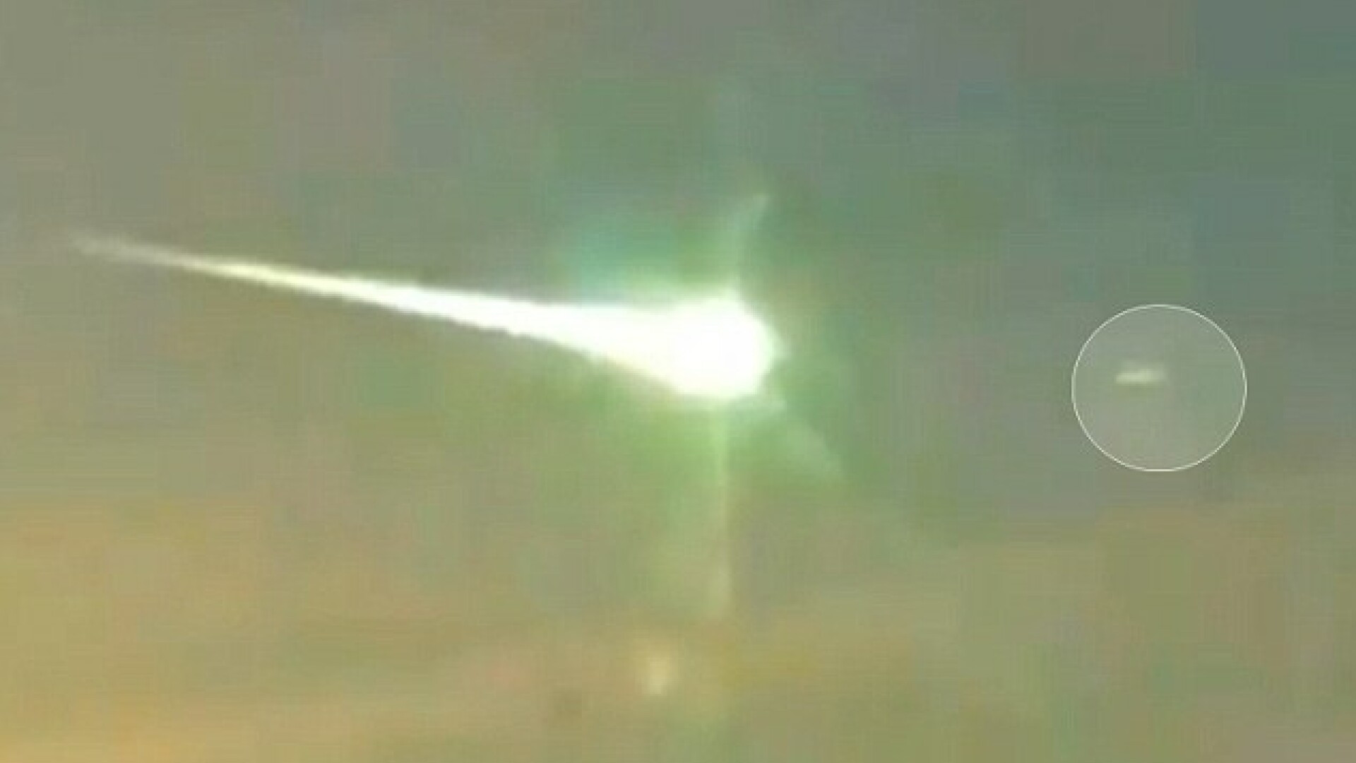 VIDEO. Dovada ca meteoritul din Rusia a fost distrus de "ceva". Multi cred ca era un OZN