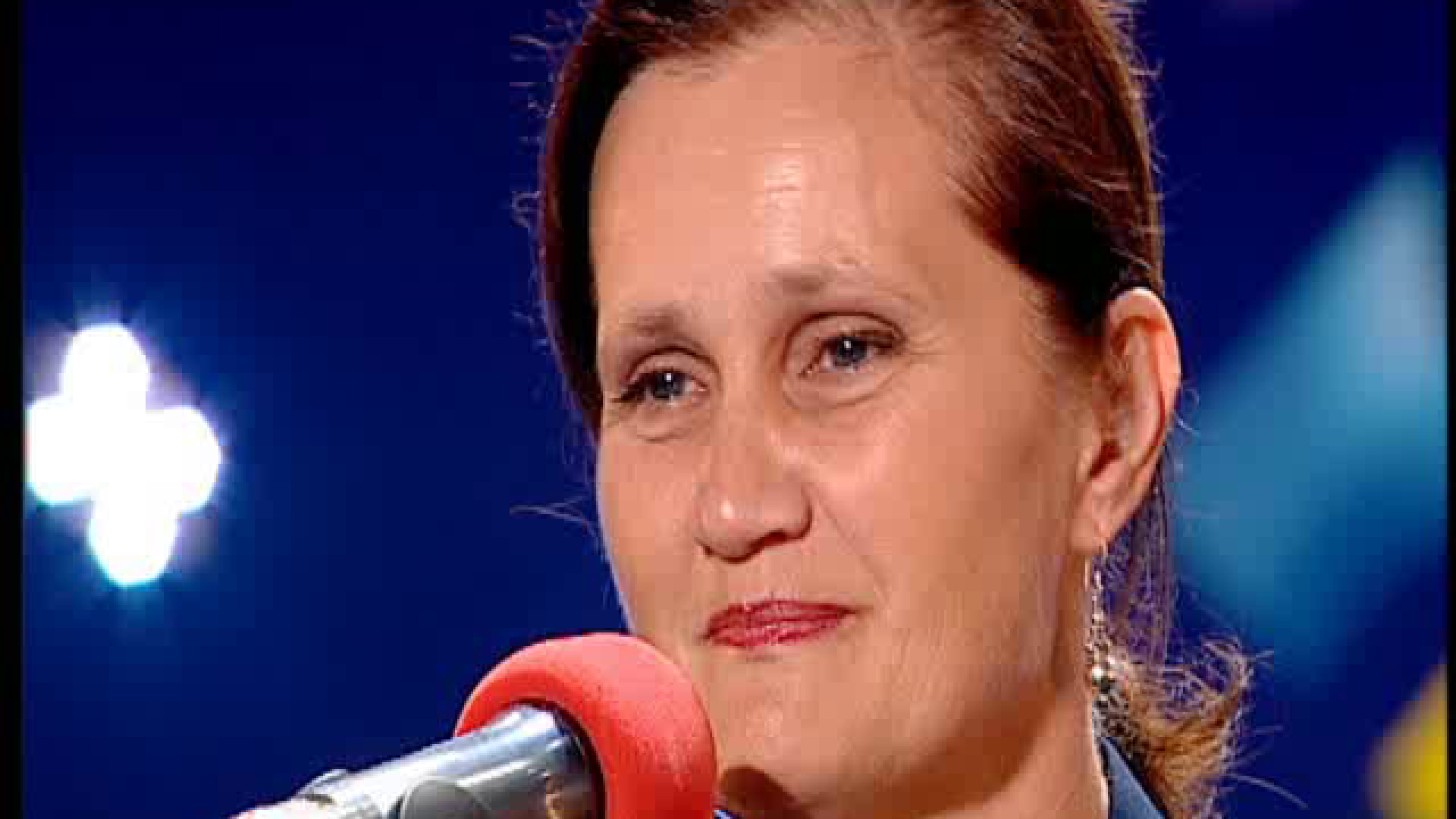 "Doamna, unde ati stat pana acum?" Vocea fabuloasa care se ascundea in spatele doamnei Artene. VIDEO