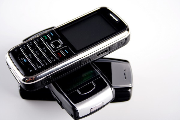 Dusmanul smartphone-urilor. De ce erau mai bune telefoanele de acum 10 ani