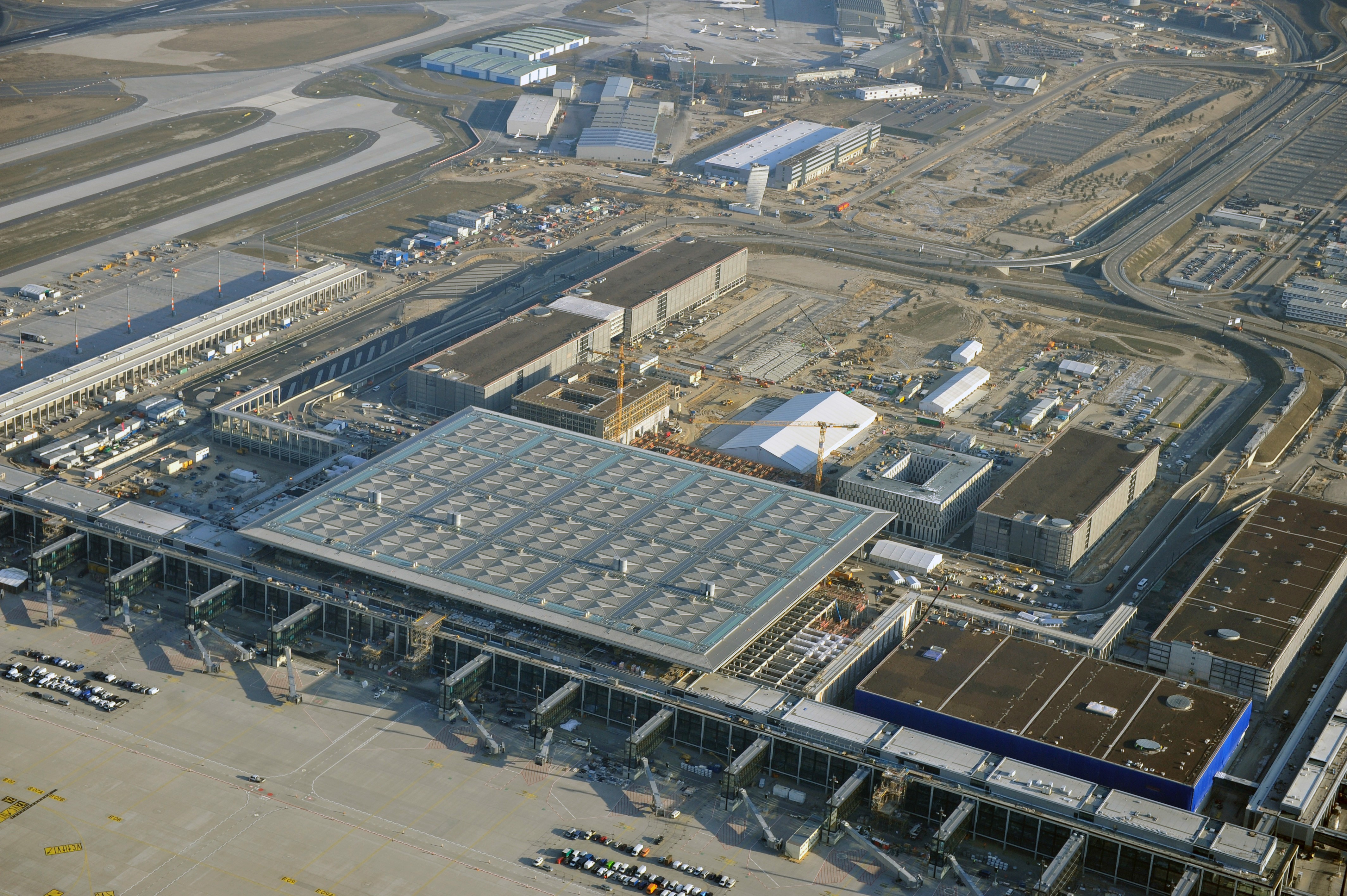 Cel mai avansat aeroport din lume face Germania de rusine: de ce nu pot fi stinse luminile