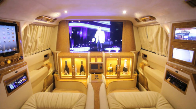 Palat pe 4 roti, la propriu: Pe afara e la fel de blindata ca un tanc, inauntru este o "sufragerie de 5 stele" VIDEO