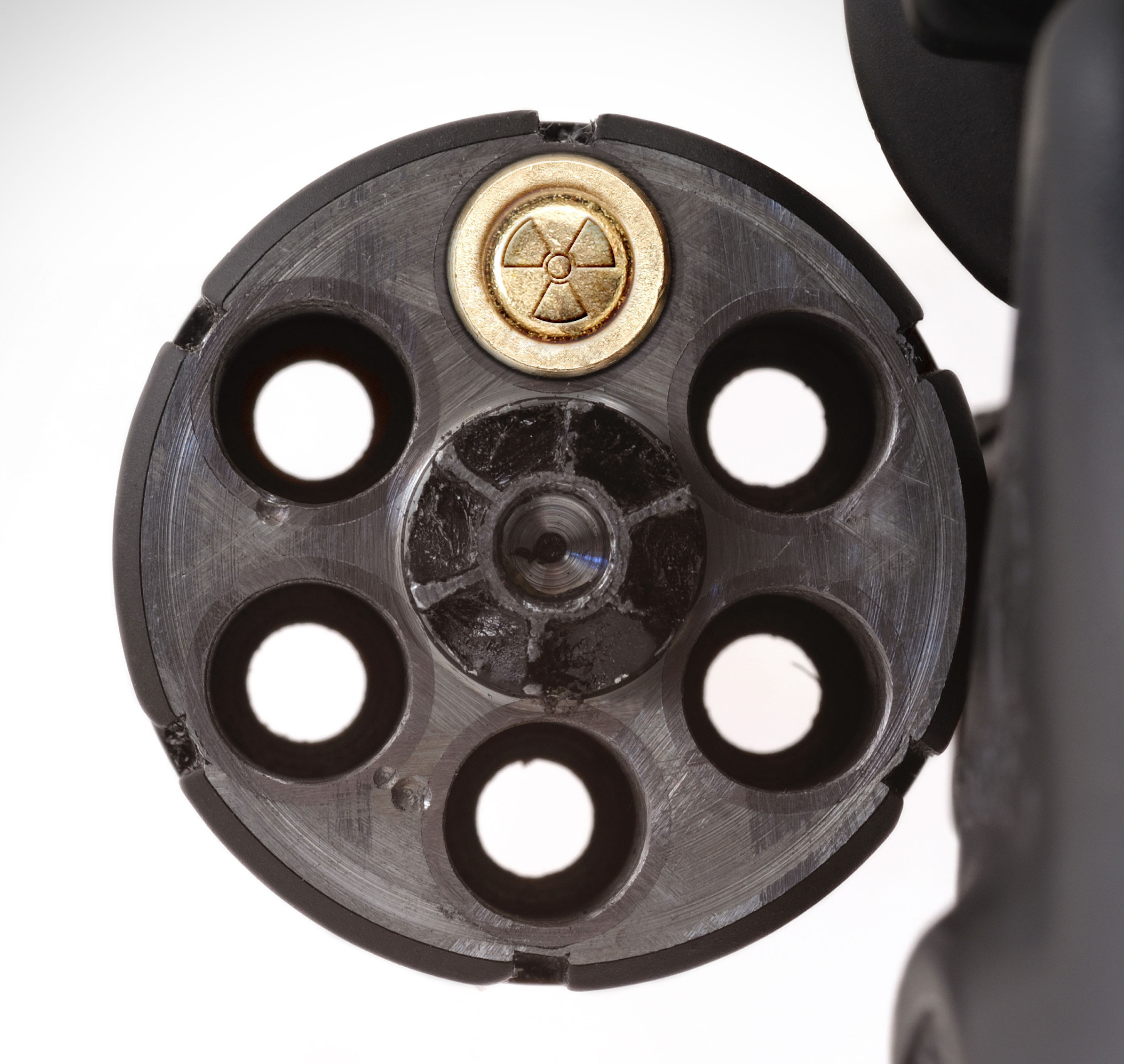 Pariul care l-a costat viata pe un scotian. A murit jucand Ruleta Ruseasca