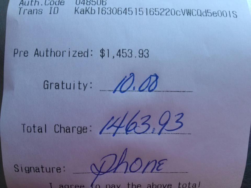 Bacsis ridicol de mic pentru o comanda de 1.500 de dolari. Poza care a devenit viral pe internet