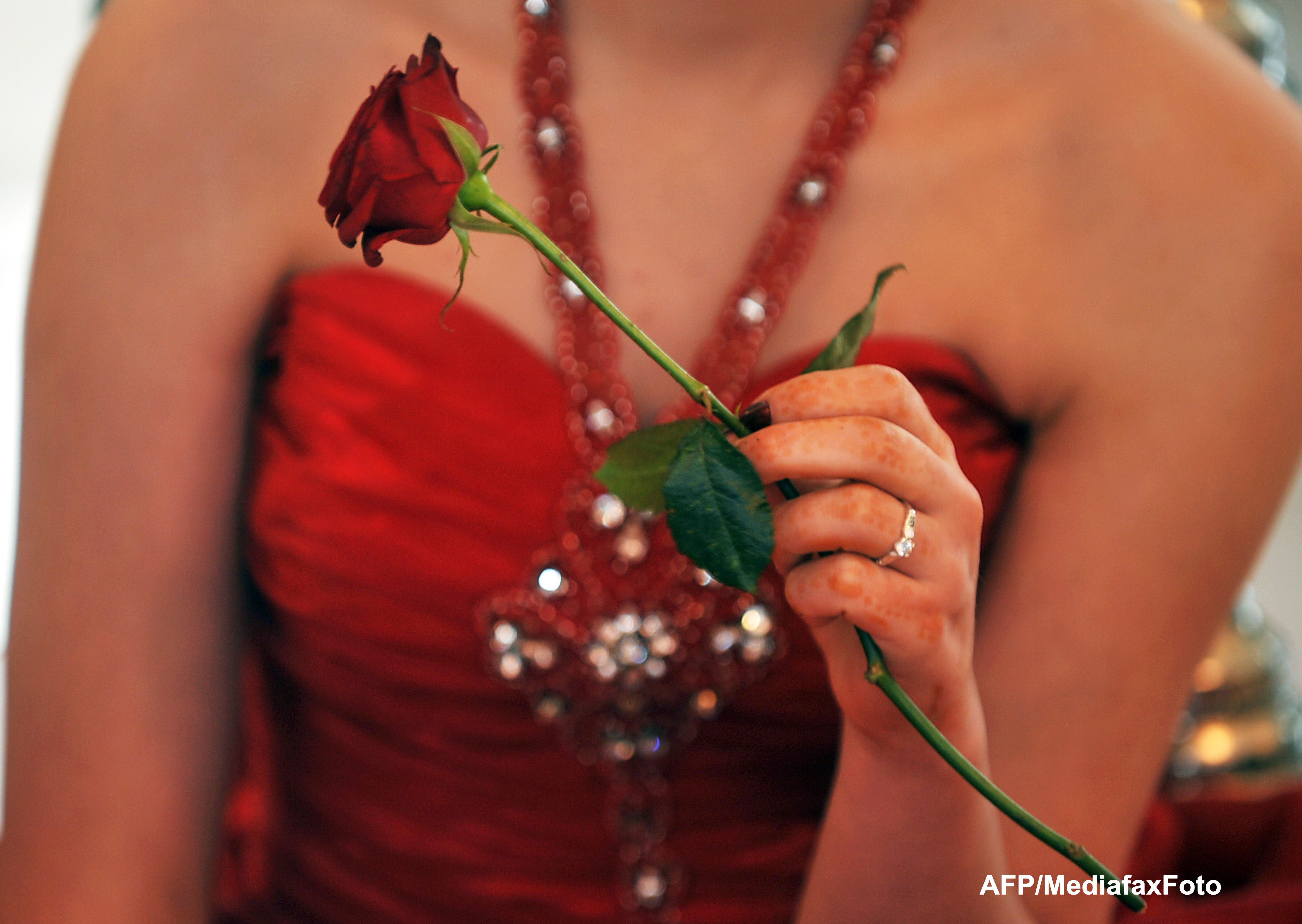 Cadouri de 8 martie. Cum poti face cumparaturi de ziua femeii cu un smartphone Android