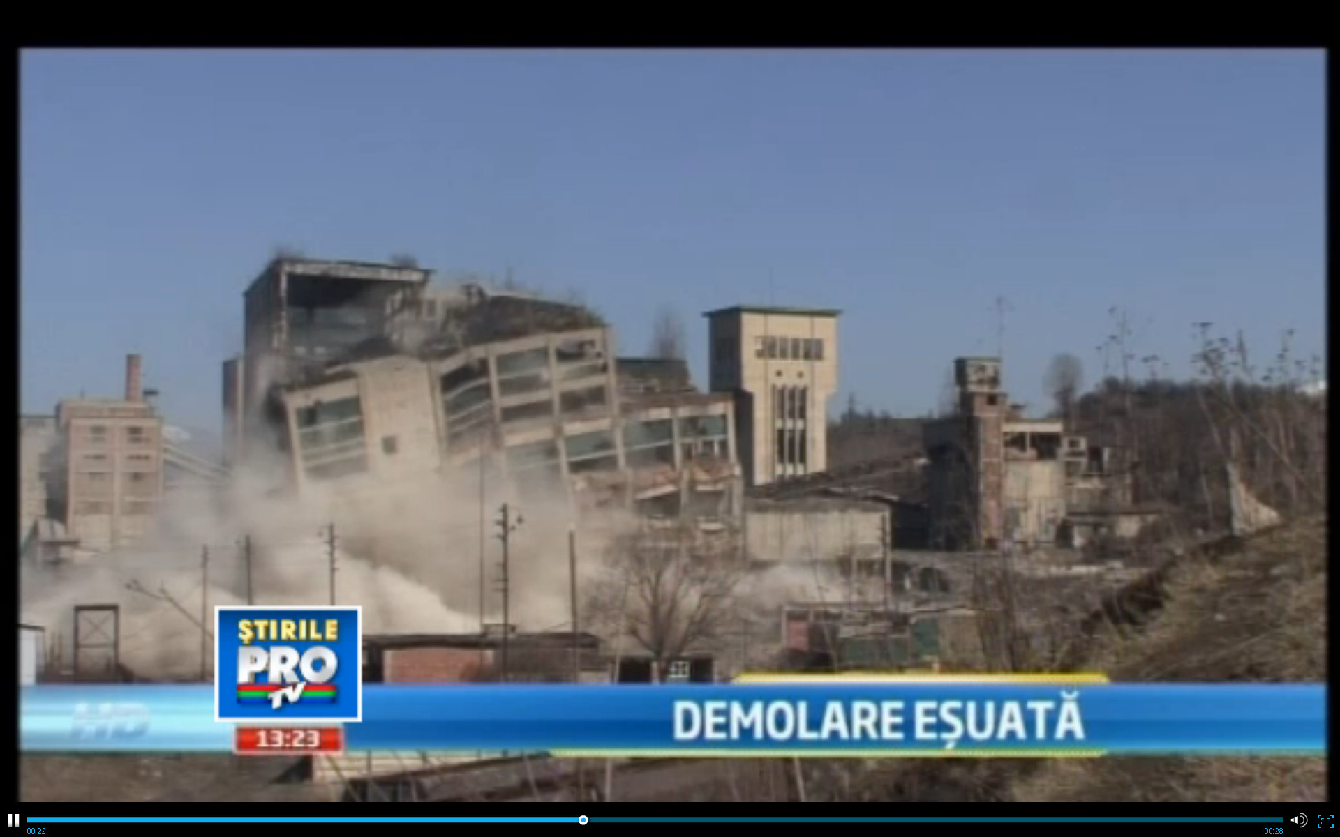 Amenda de 5.000 de lei pentru firma care s-a ocupat de demolarea cladirii din Petrila. Afla de ce