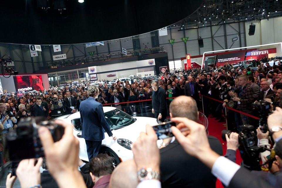 GENEVA Italienii au prezentat masina de vis la un pret rezonabil! VIDEO