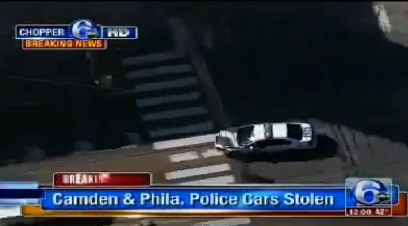 Curse pe strazile din Philadelphia ca-n filme. O femeie a furat 2 masini de politie in cateva minute