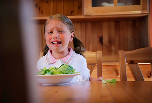O fetita a inceput sa planga si acum are cosmaruri, dupa ce a vazut ce are in farfurie. FOTO